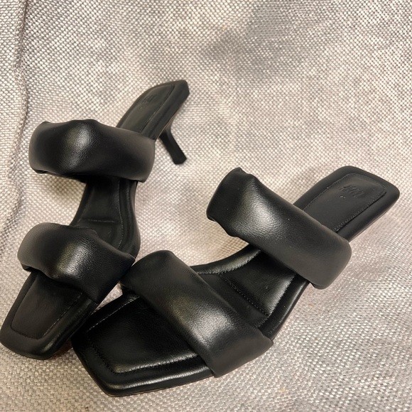 H&M Black Strappy Heeled Sandals - Picture 8 of 8
